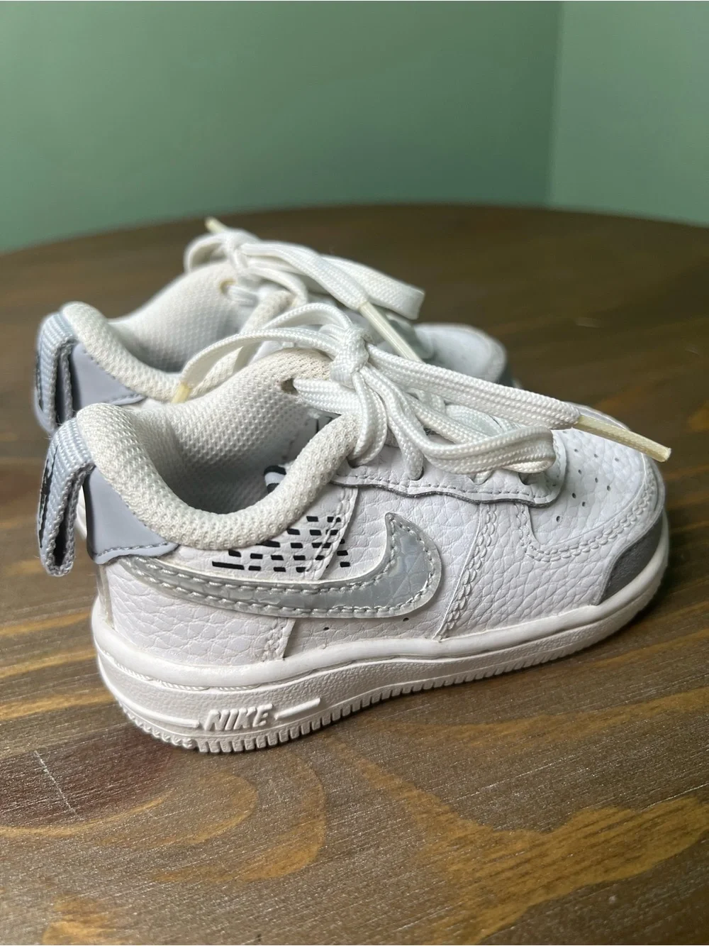 Nike Baby Air Force 1 LV8 Toddler Shoes Unisex 4C Lace Up White Wolf Grey